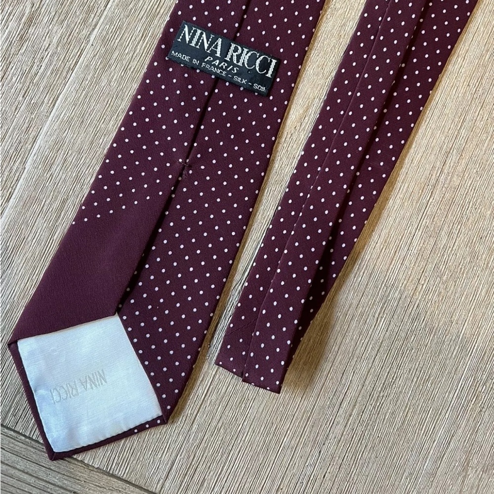 Ninna Ricci Mens Tie Red Polka Dot 100% Silk Made In France 3.5in W x 56in L